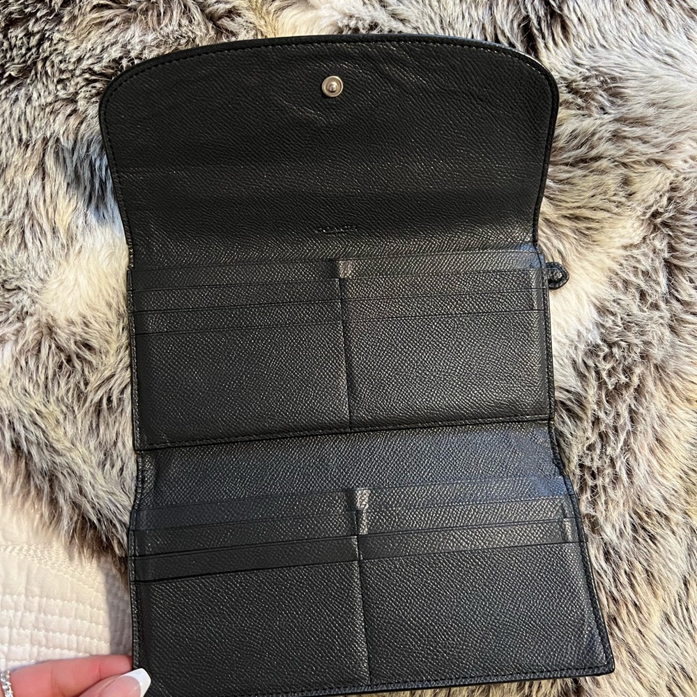 Coach Wallet. Great condition with lots of space